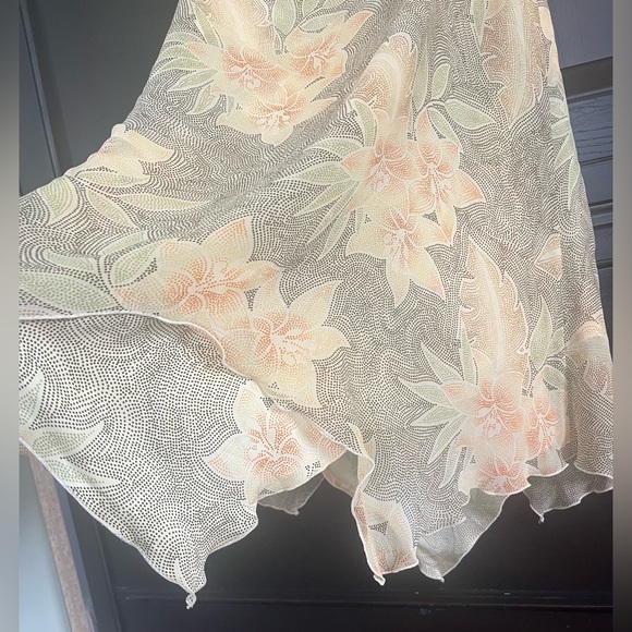 Women’s Size Small Tommy Bahama, Silk cocktail party /beach party skirt set - Picture 6 of 6